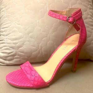 New Michael  never worn pink reptile pattern